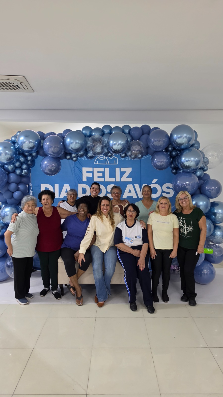 Primeira-dama Flavia Souza promove ação especial em homenagem ao Dia dos Avós no Centro da Melhor Idade de Poá