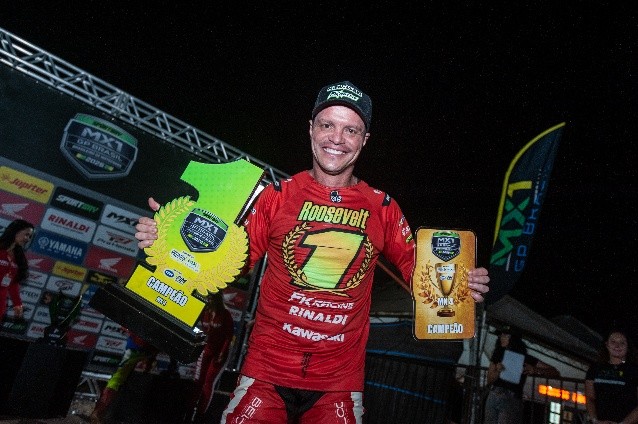 Team Rinaldi é campeão da MX4 com Roosevelt Assunção, no Brasileiro de Motocross