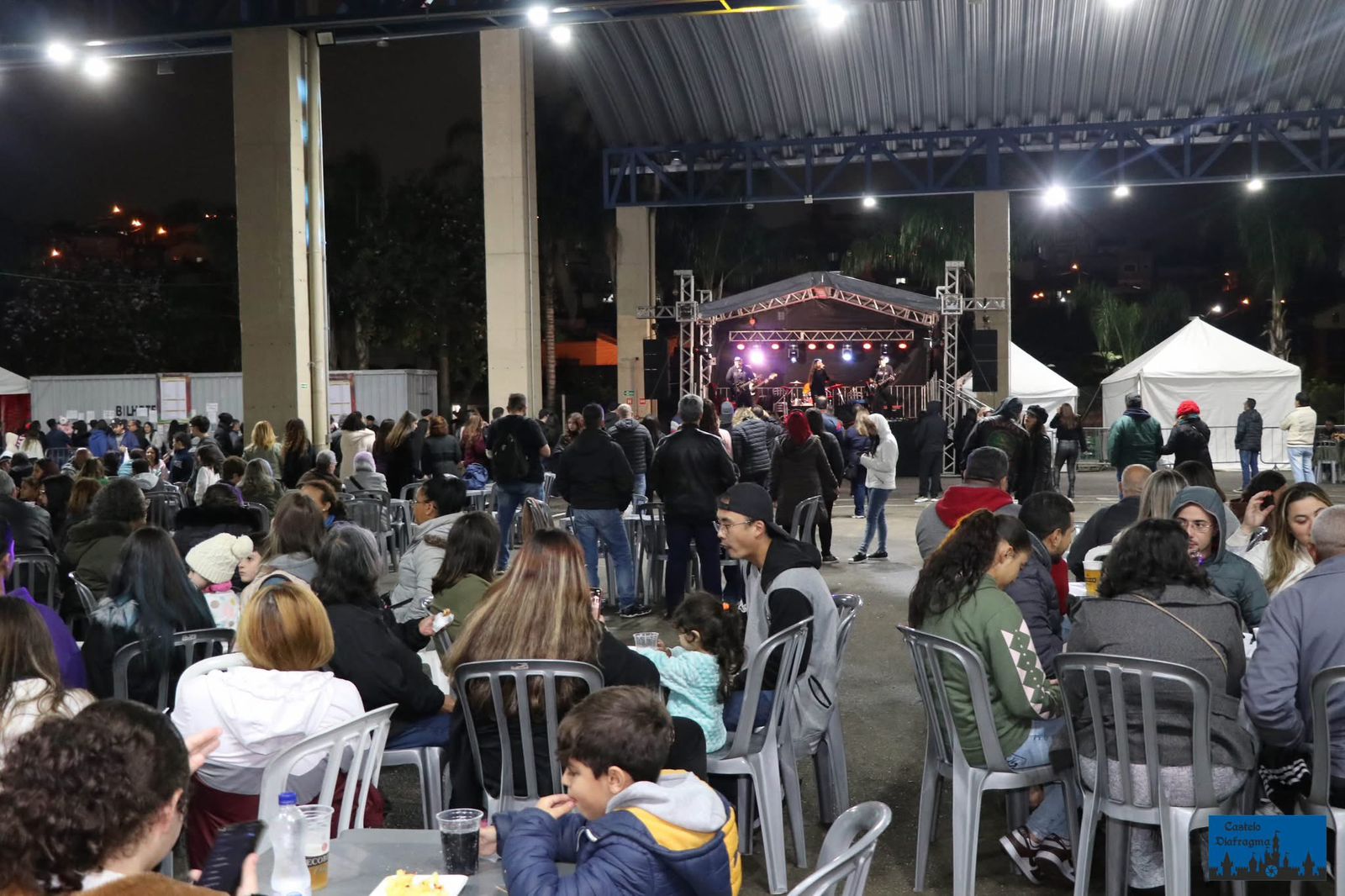 Quermesse da Festa do Divino de Brás Cubas terá 16 barracas no Largo da Feira