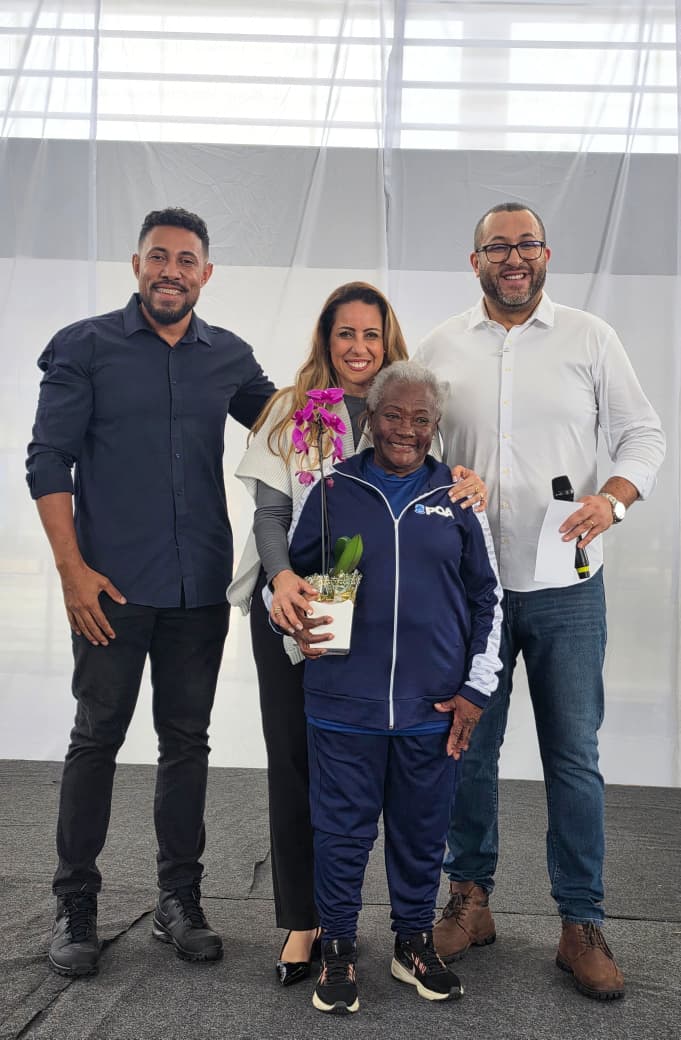 Saulo Souza entrega novos uniformes aos atletas que representarão Poá nos Jogos Estaduais da Melhor Idade