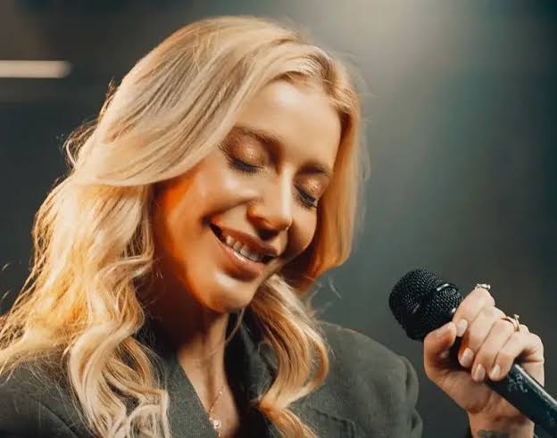 Luiza Possi lança EP completo "Quero Conhecer Jesus" com releitura de "Eu Navegarei"