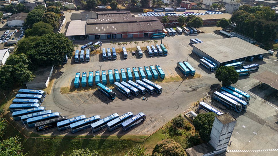 Da estrada de terra ao ônibus conectado: 80 anos da Viação Águia Branca ajudam a contar a evolução da mobilidade brasileira