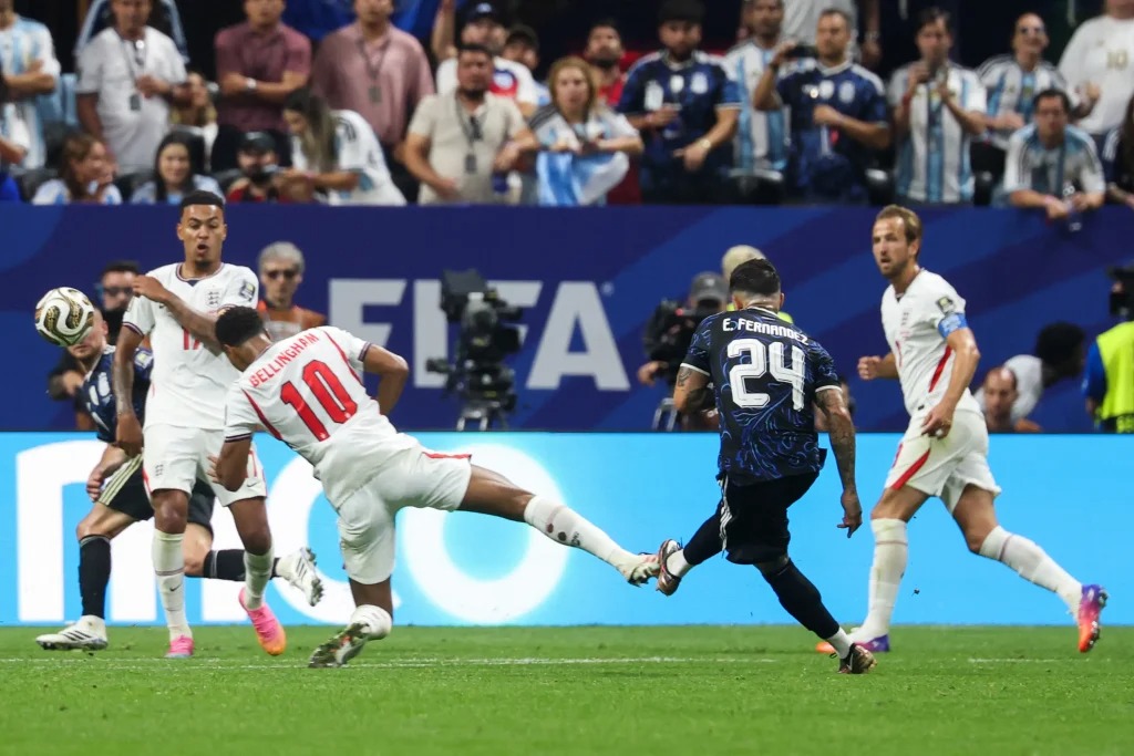 Enzo Fernandez fez o gol do empate para a Argentina contra a Inglaterra