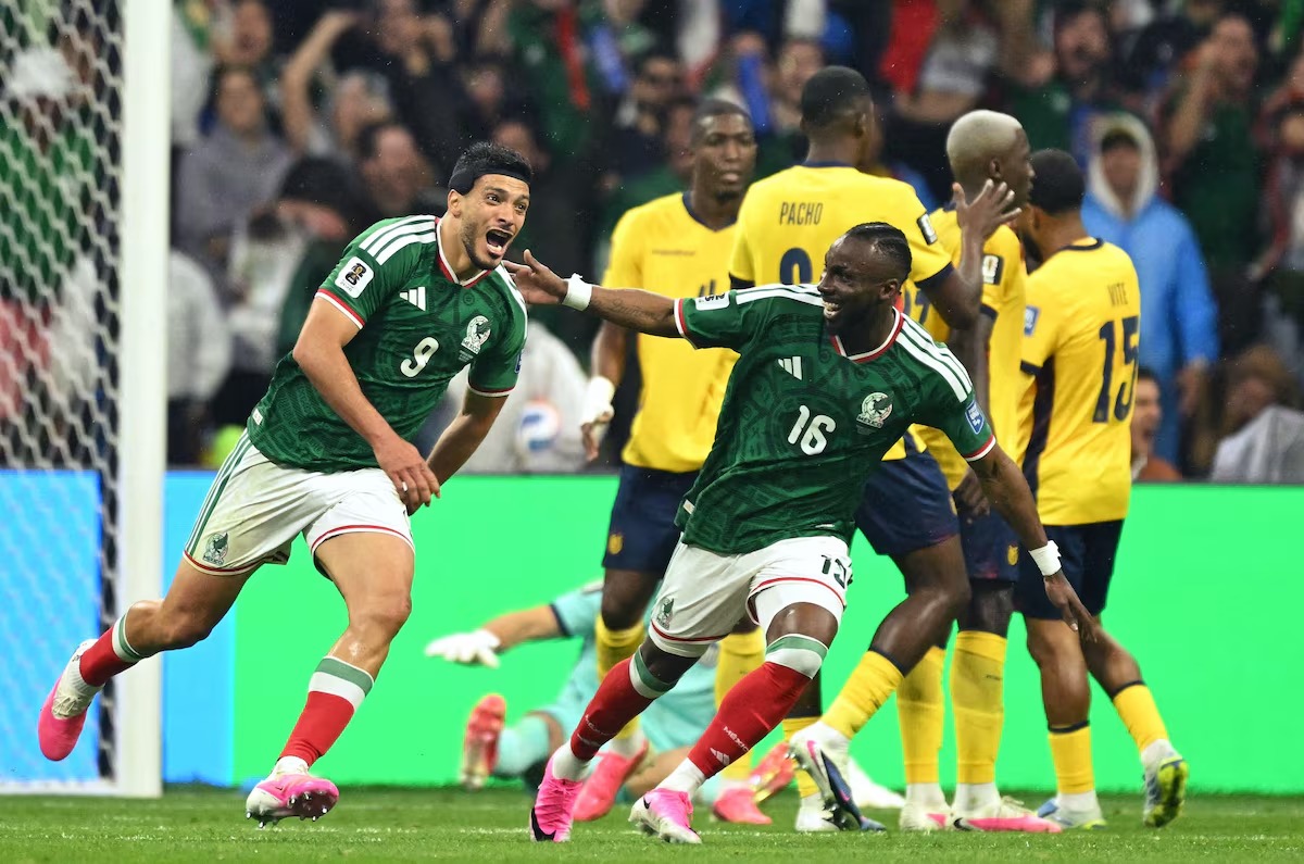 O gol de Raúl Jimenez  que selou a vitória do México