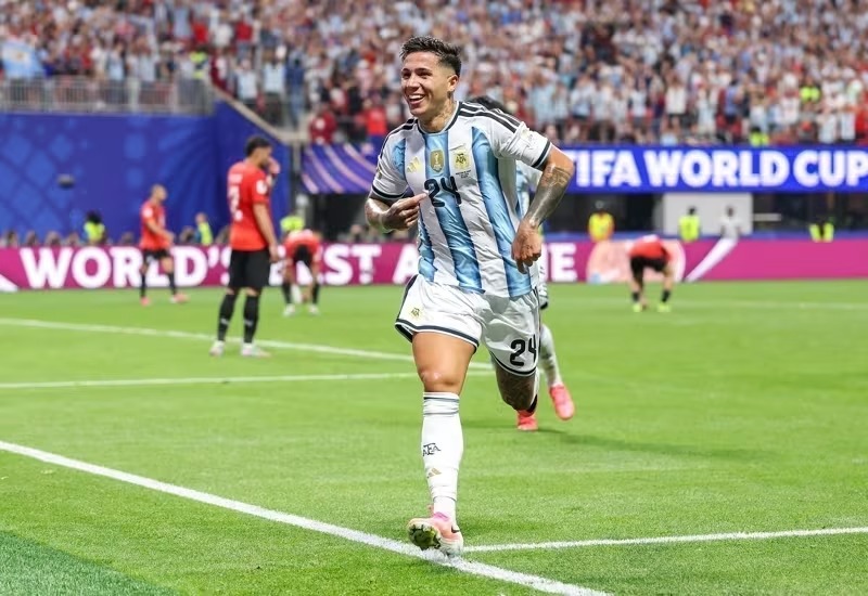 Enzo Fernández fez o gol da virada da Argentina contra o Egito • Foto: Divulgação - Fifa