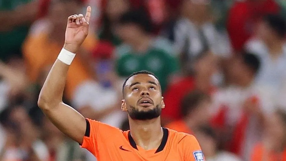 Cody Gakpo, atacante da Holanda, em celebração do gol marcado sobre Marrocos, pela Copa do Mundo