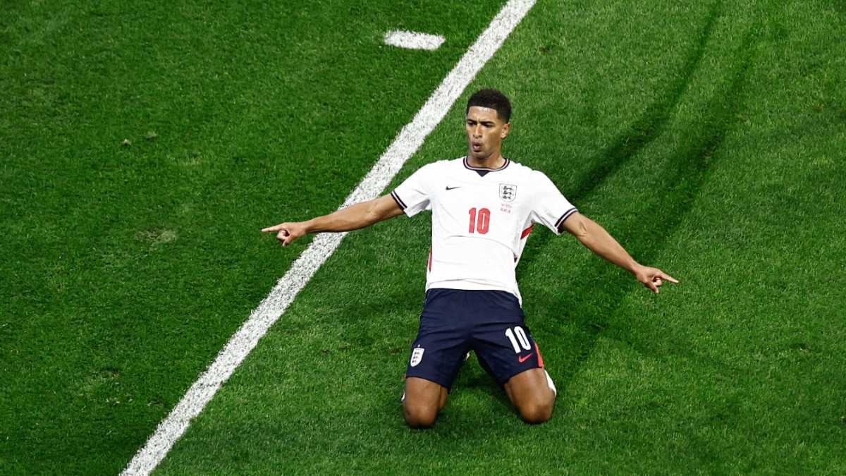 Bellingham fez dois gols que foi o destaque da Inglaterra