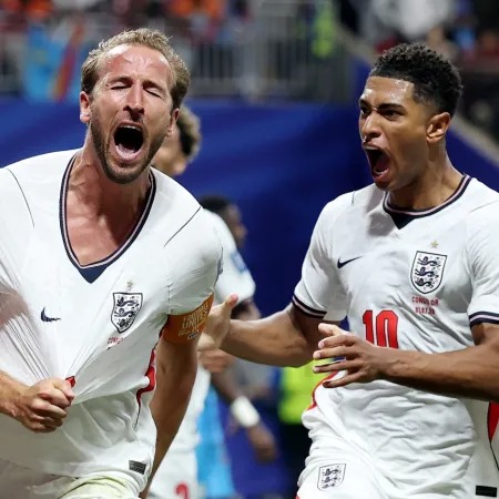 Seleção inglesa comemora após gol de Harry Kane — Foto: Getty Images via AFP