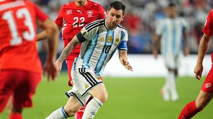 Lionel Messi comandou a Argentina para as semi-finais