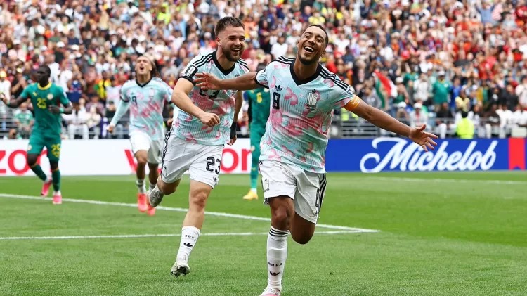 Tielemans comemora gol marcado pela Bélgica contra Senegal Imagem: Agustin Marcarian/REUTERS