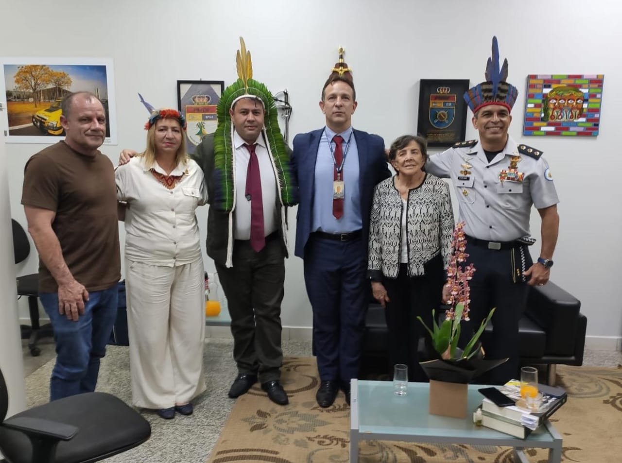 Primeiro Coronel Indígena da Polícia Militar do Distrito Federal a Receber o Título de Doutor Honoris Causa, ao Lado de Outras Personalidades de Destaque e Relevância