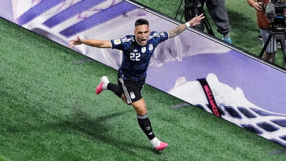 Argentina protagoniza nova virada épica, elimina a Inglaterra e garante vaga na final da Copa do Mundo