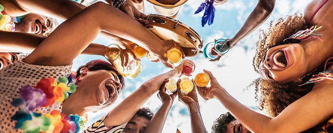 5 cuidados para não cair em propaganda enganosa no Carnaval